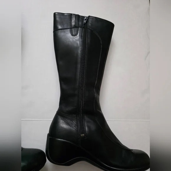 Zara Black Knee-High Boots - Picture 3 of 3